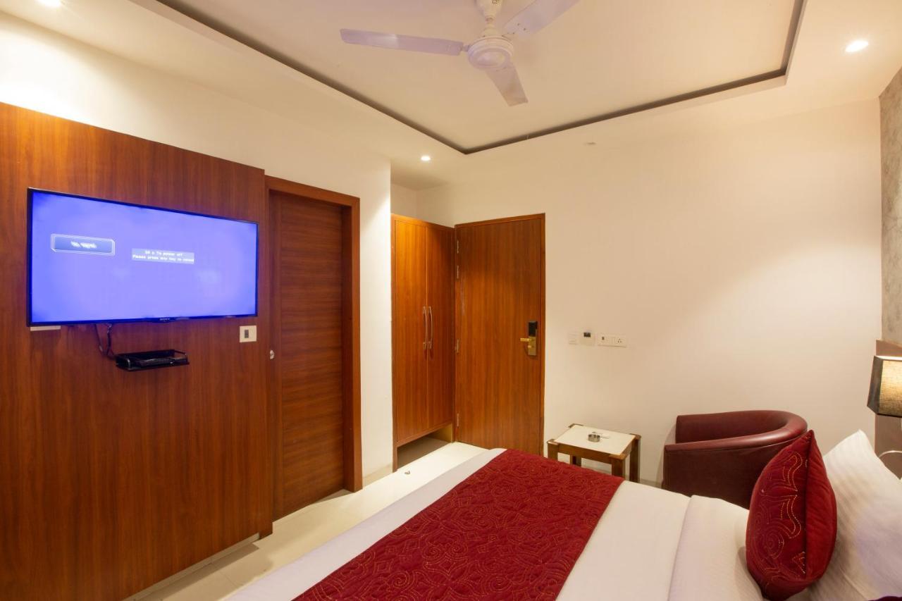 Hotel Arch Suites - Near Aerocity New Delhi Buitenkant foto