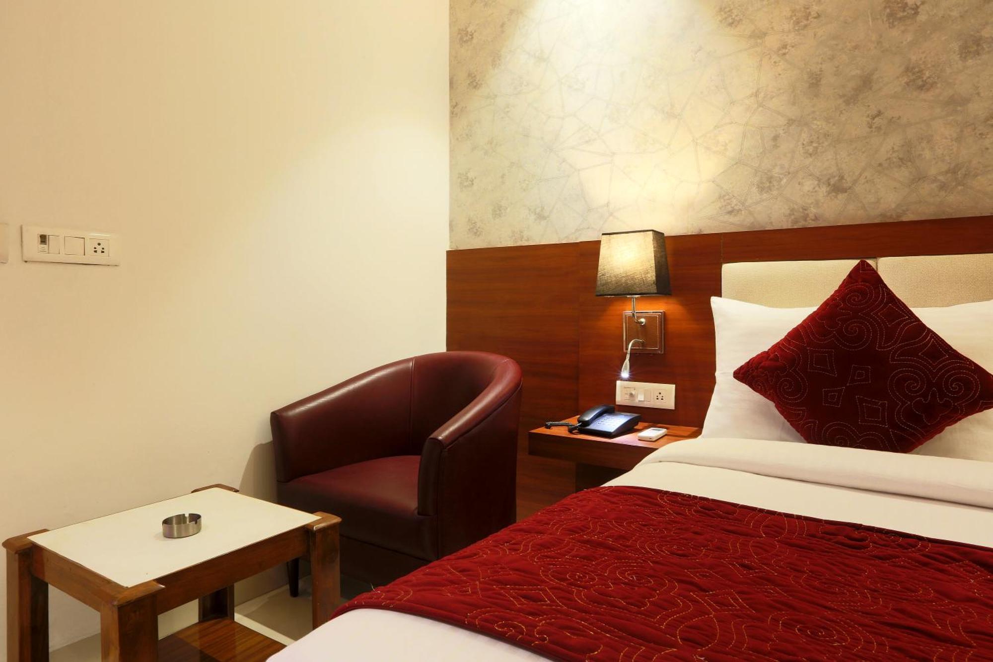 Hotel Arch Suites - Near Aerocity New Delhi Buitenkant foto