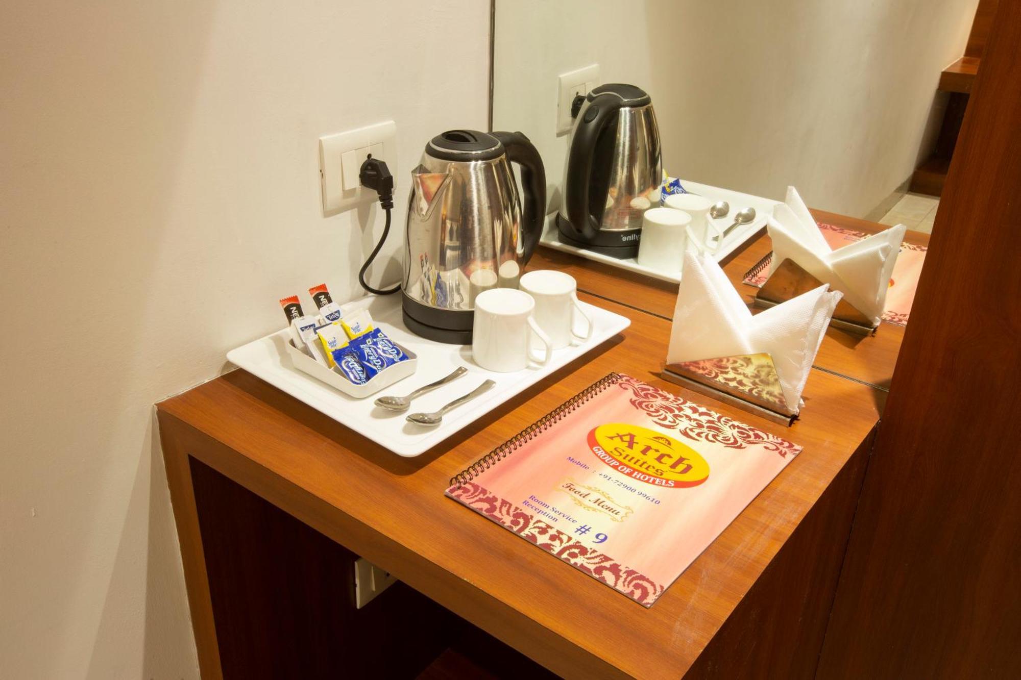 Hotel Arch Suites - Near Aerocity New Delhi Buitenkant foto