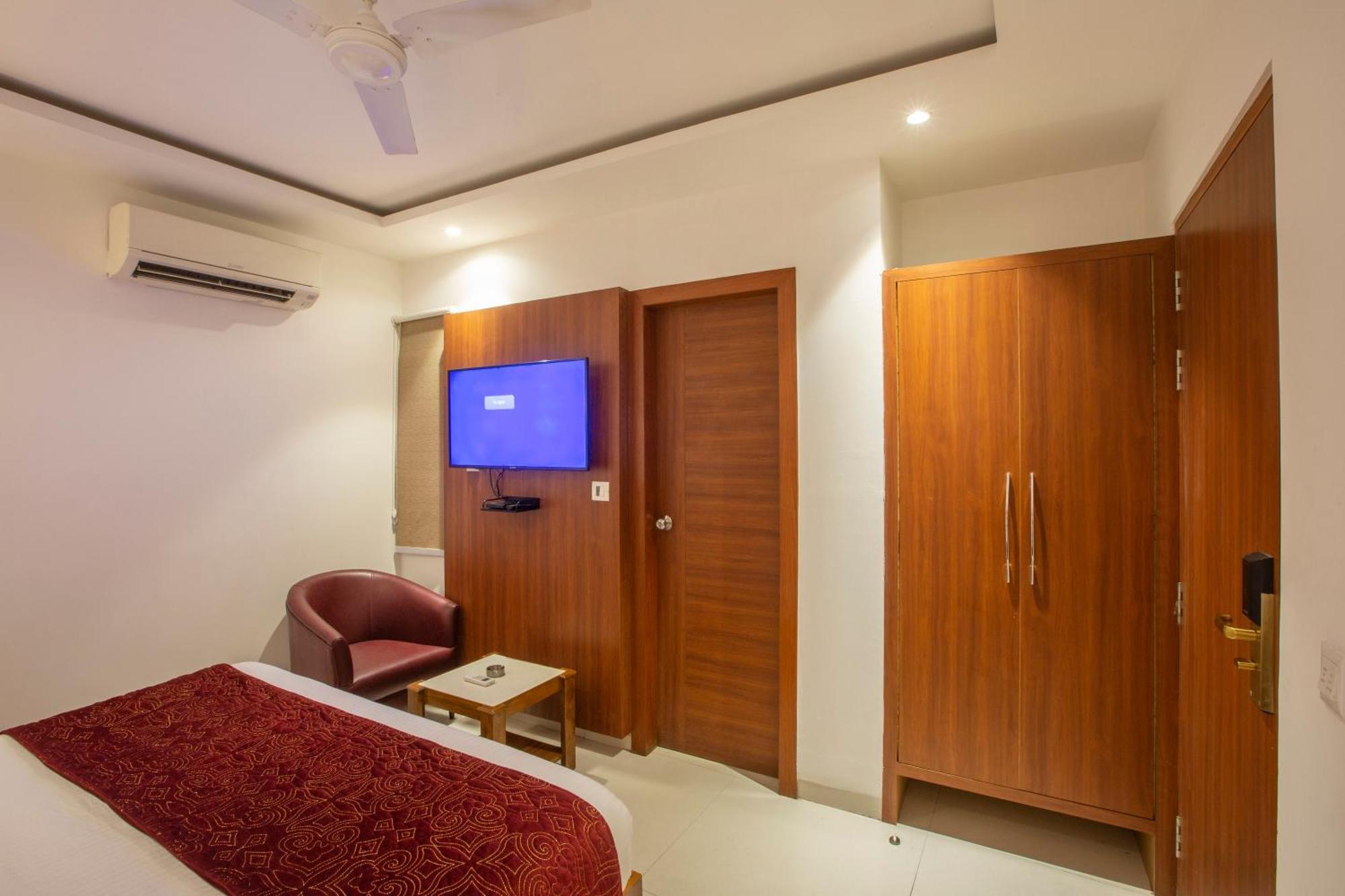Hotel Arch Suites - Near Aerocity New Delhi Buitenkant foto