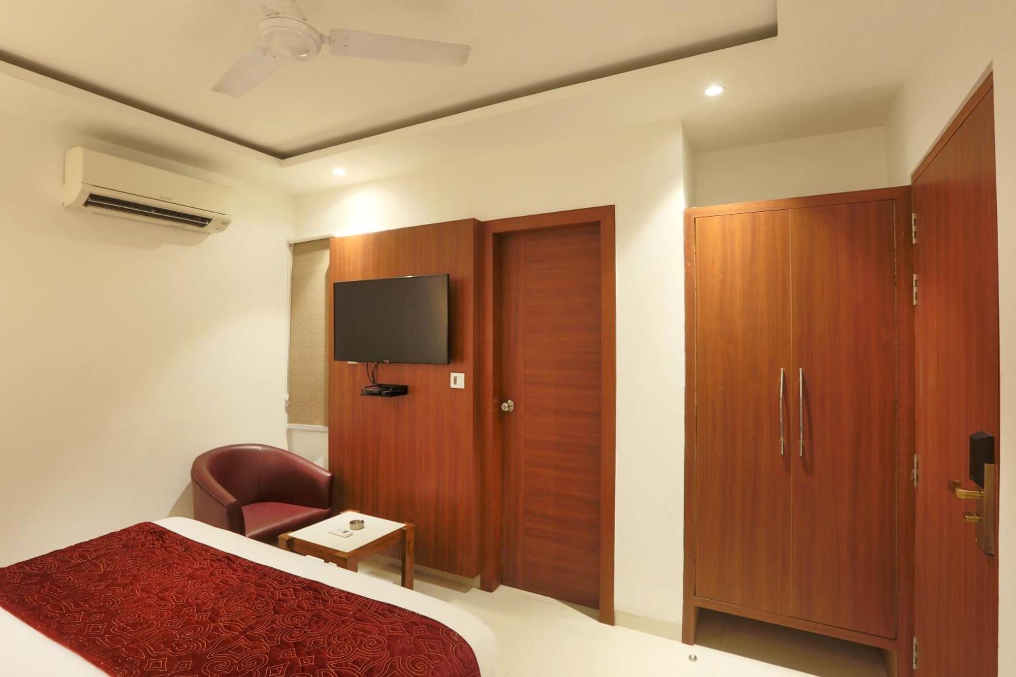 Hotel Arch Suites - Near Aerocity New Delhi Buitenkant foto