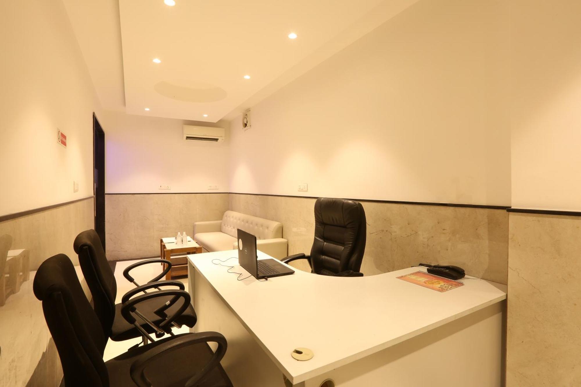 Hotel Arch Suites - Near Aerocity New Delhi Buitenkant foto
