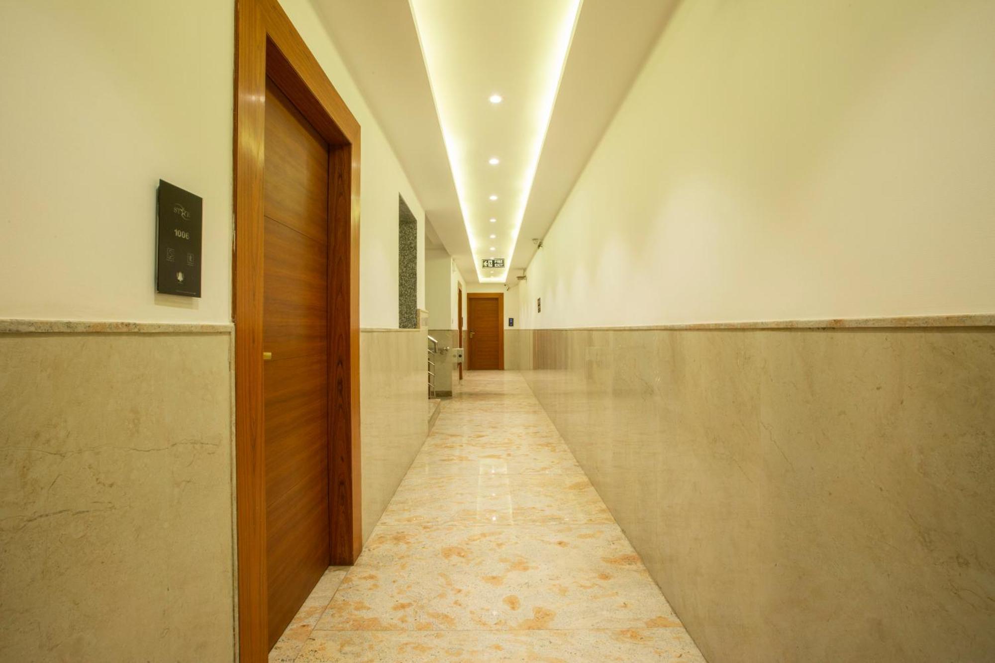 Hotel Arch Suites - Near Aerocity New Delhi Buitenkant foto