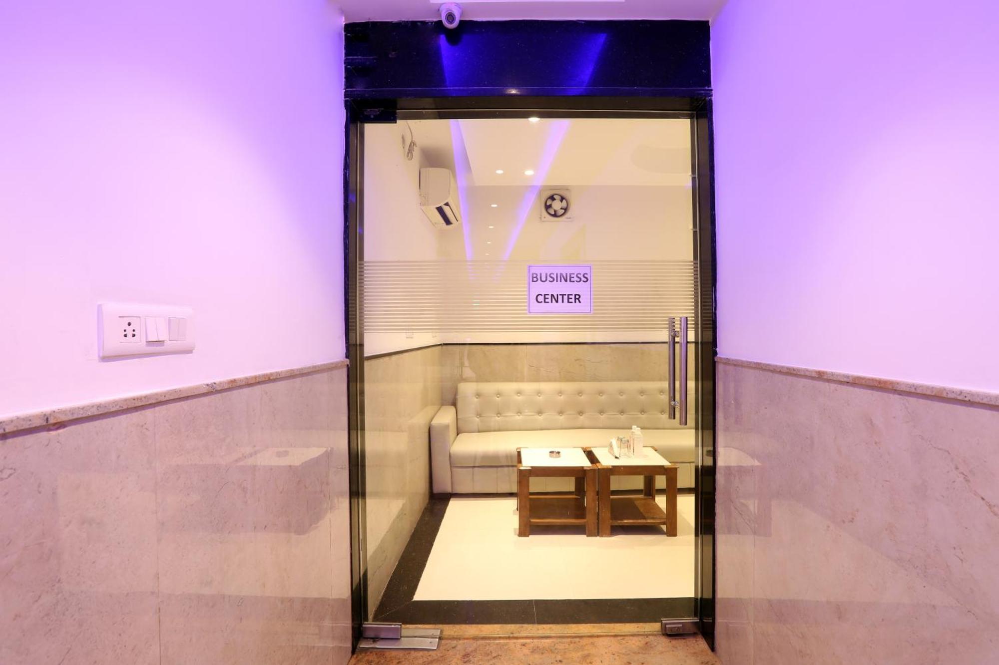 Hotel Arch Suites - Near Aerocity New Delhi Buitenkant foto